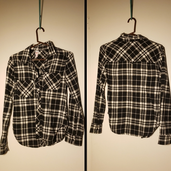Black and White Flannel! - Picture 3 of 3